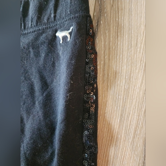 VS PINK Leggings - MEDIUM - Picture 2 of 3